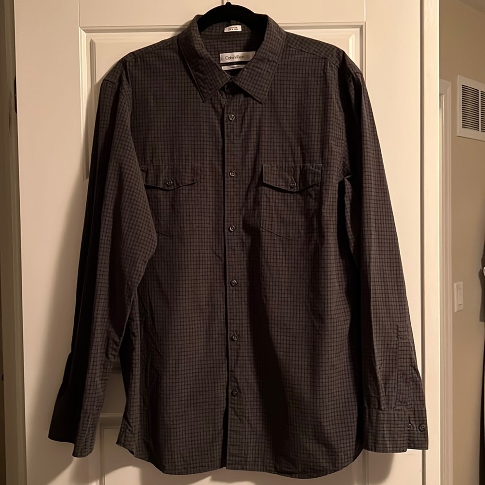 Calvin Klein Modern Fit Dress Shirt - Large